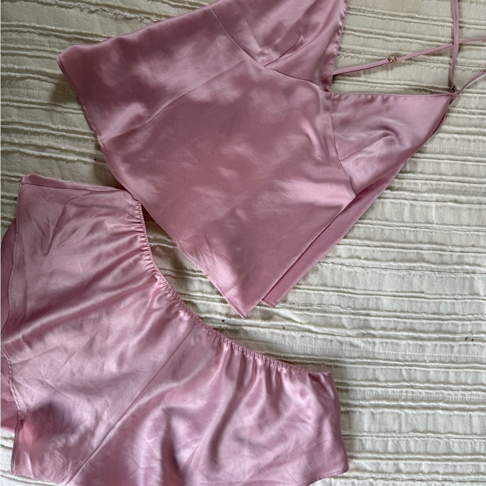 🆕 VICTORIA’S SECRET Pink Sexy Satin Slip 2 piece Pyjama - Open Back